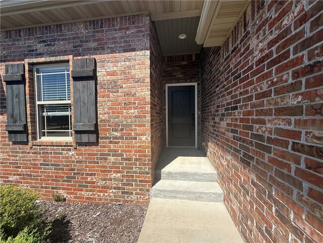 Building Photo - 1520 Amber Way