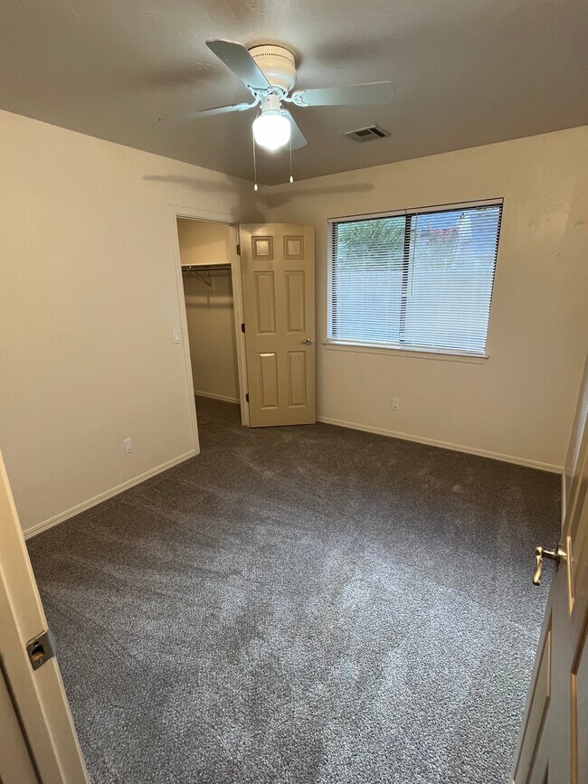 Building Photo - 1404 Bois D Arc Dr