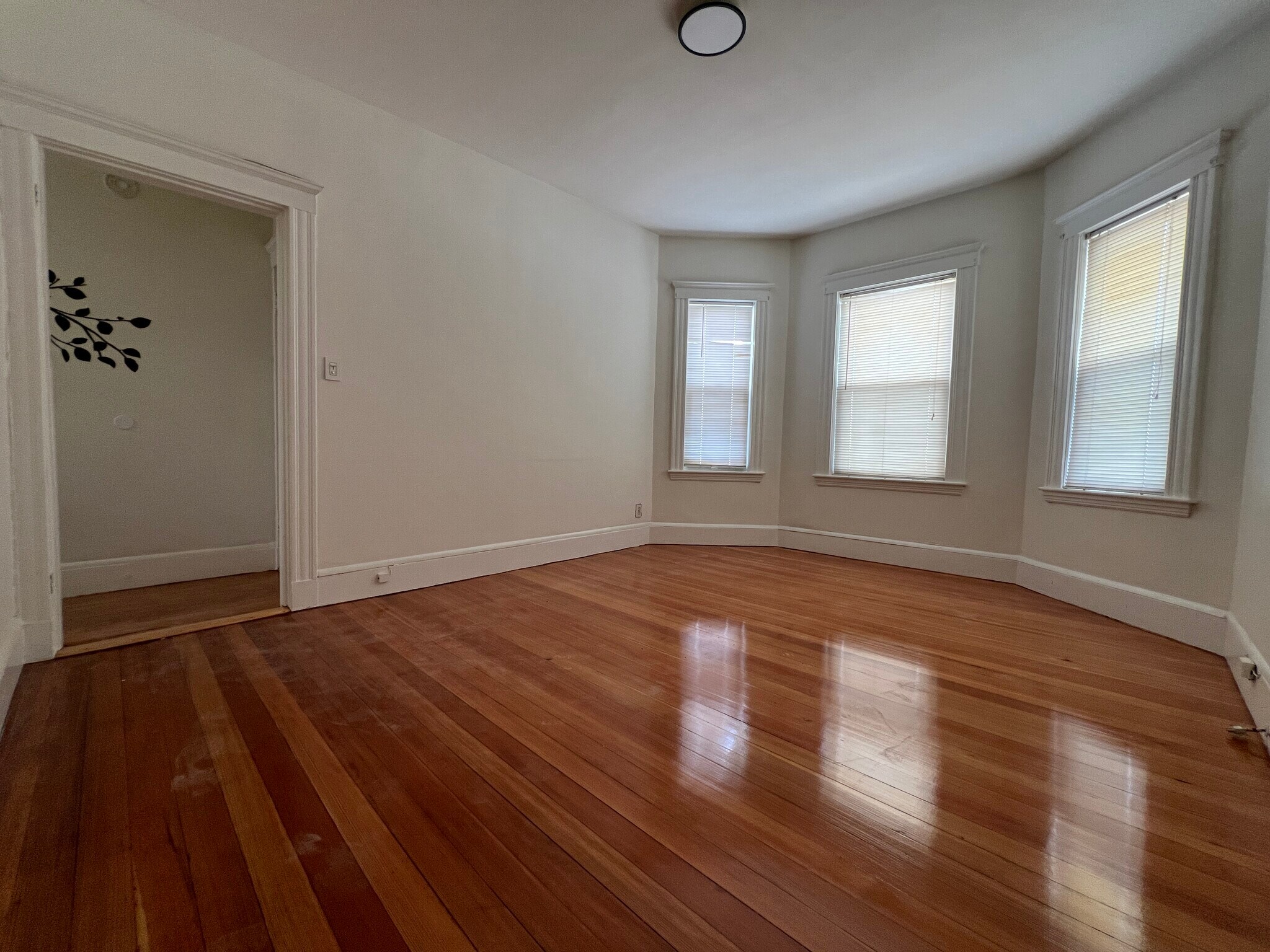 Building Photo - 132 Buttonwood St