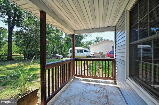 Building Photo - 271 Paw Paw Dr
