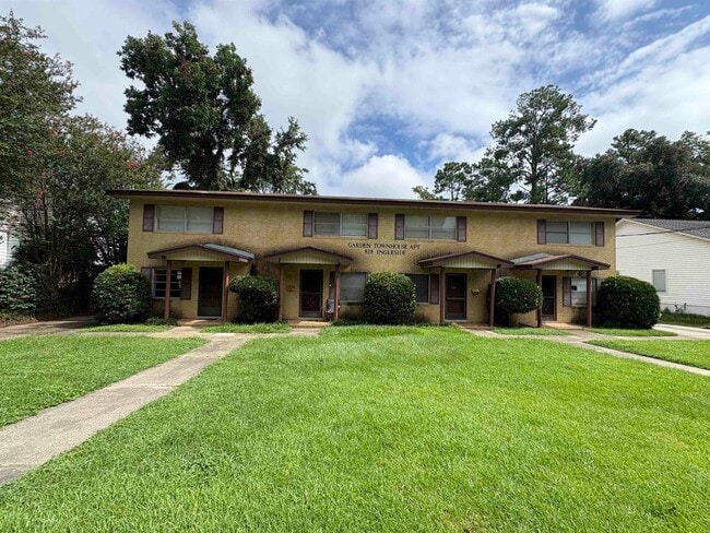 Building Photo - 828 Ingleside Ave