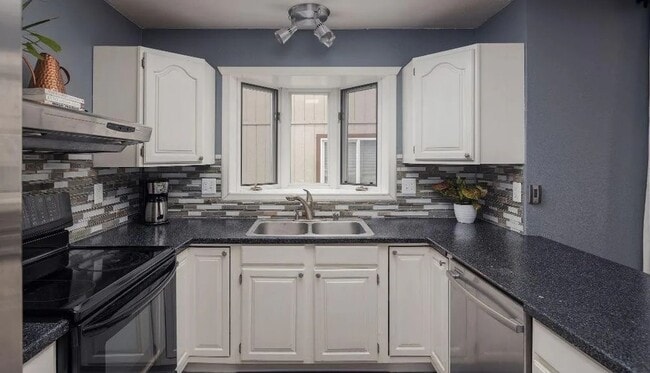 Building Photo - Cozy 3 Bedroom, 2.5 Bath Home in Eagle River