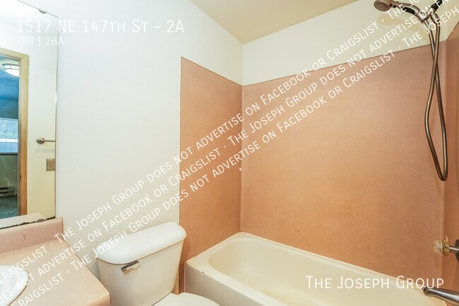 Building Photo - 1517 NE 147th St