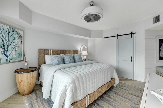 Building Photo - 875 NW Flagler Ave