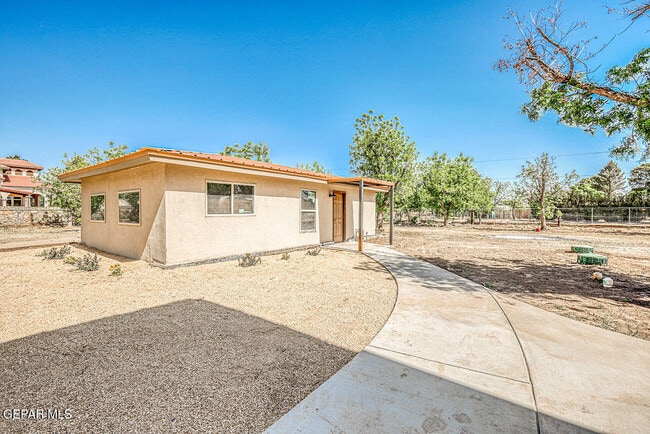 Building Photo - 137 Lanell Dr