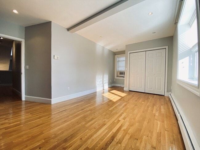 Building Photo - 15 Albemarle St