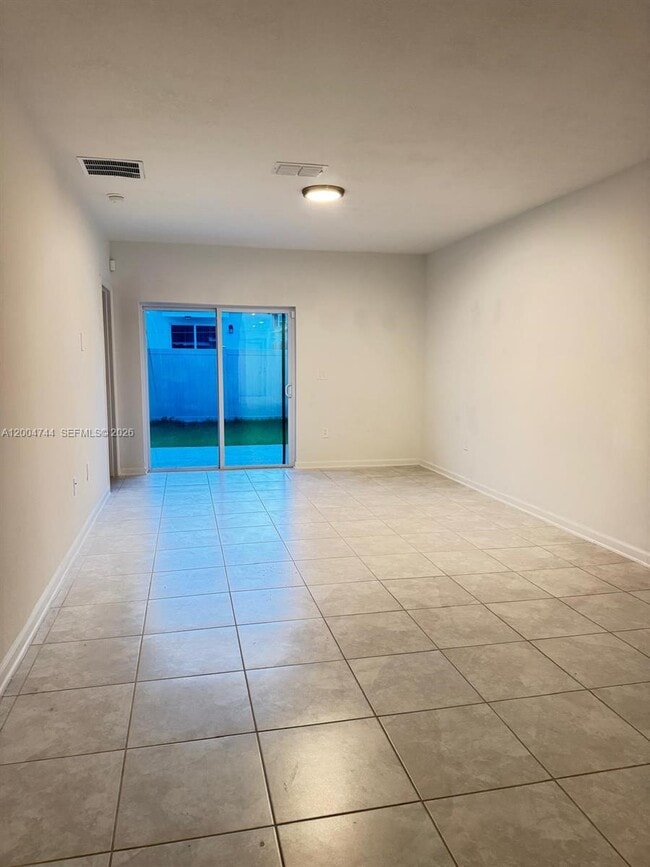 Building Photo - 1204 Deepwater