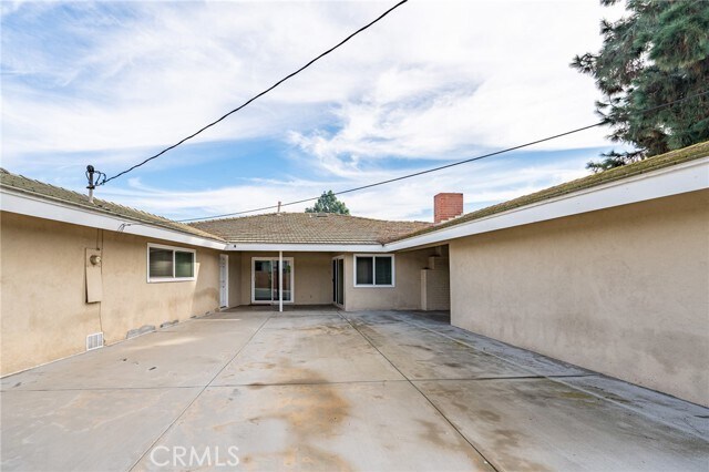 Building Photo - 2221 Palm Cir