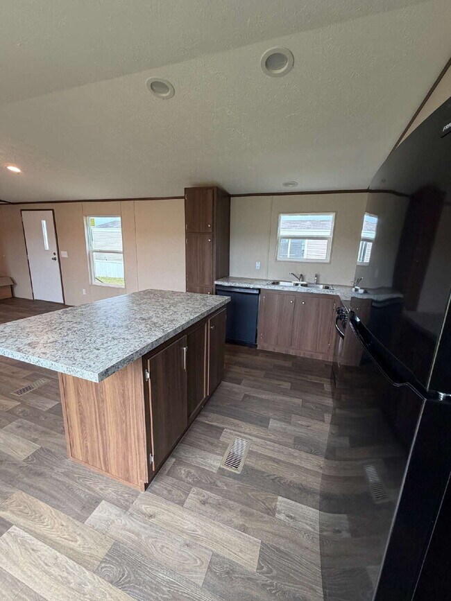 Building Photo - AVAILABLE TO RENT IN REHOBETH