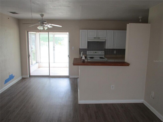 Building Photo - 22147 Bahama Ave