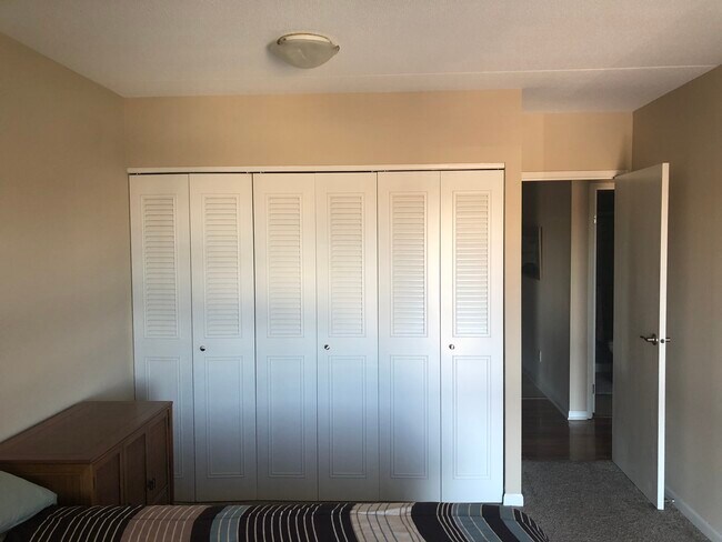 Bed2 - 3100 Grand Ave