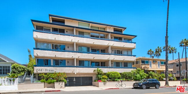 Building Photo - 2221 Ocean Ave
