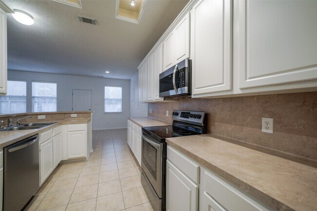 Building Photo - 146 Silver Penny Dr
