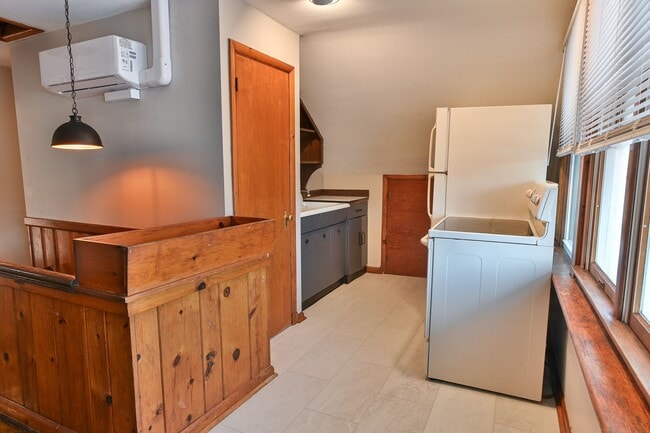 Building Photo - 316-318  5th Ave