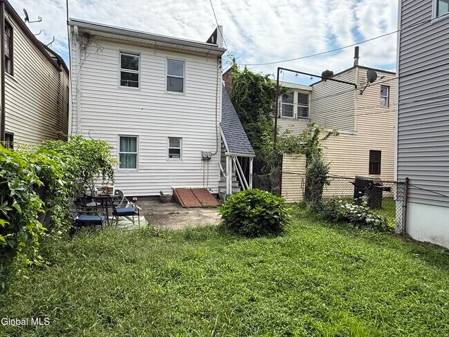Building Photo - 403 2nd St