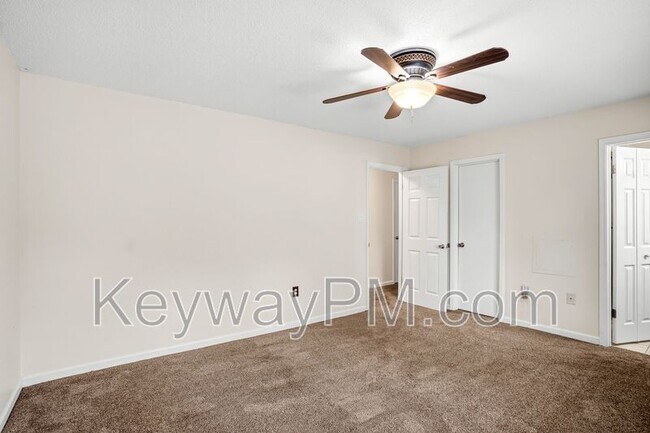 Building Photo - 3420 Linderwood Dr