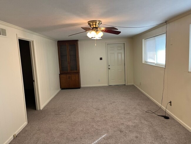 Building Photo - Great Family Home, Located off of Moon Road. Must See!!