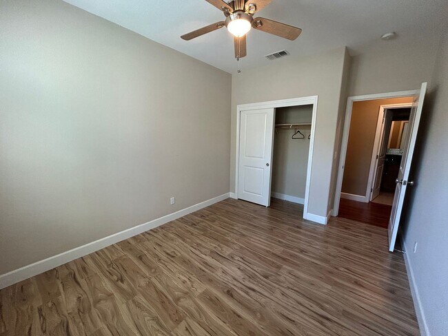 Building Photo - Luxurious and Spacious 5 Bedroom in Gilroy