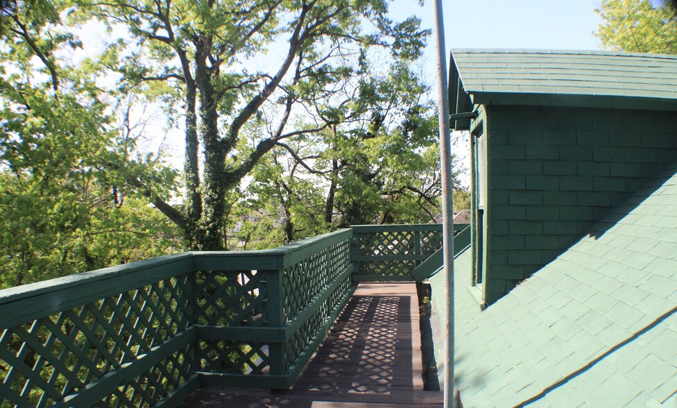 Balcony - 266 S Prospect St