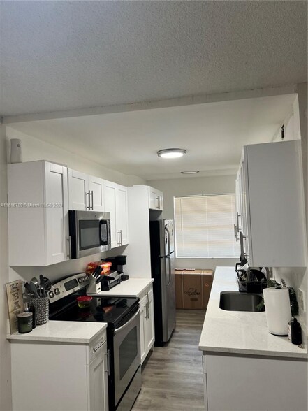 Primary Photo - 1100 NE 1st Ct