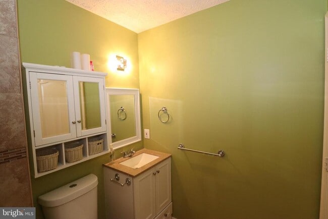 Building Photo - 3312 Hibiscus Ct