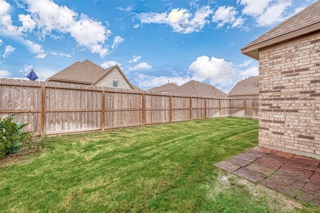 Building Photo - 402 Jolly Ginger Dr