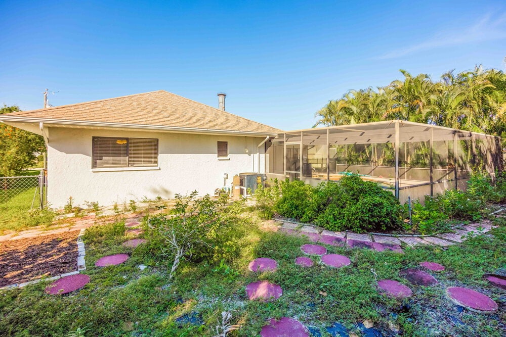 Building Photo - 1432 SE 17th Terrace