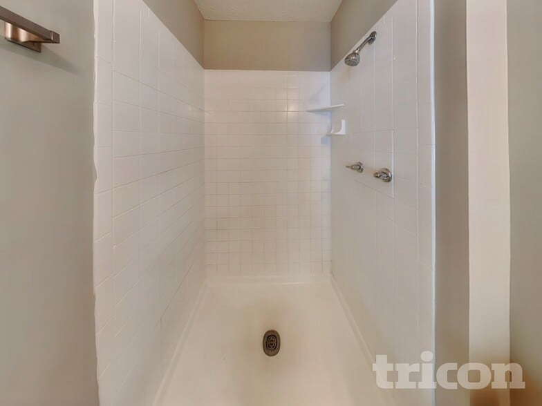 Building Photo - 5841 Beaufort Ln