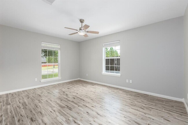 Building Photo - 12830 Point Aquarius Blvd