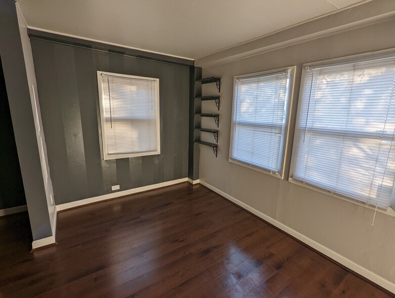 Sun Room - 2835 S Harvey Ave