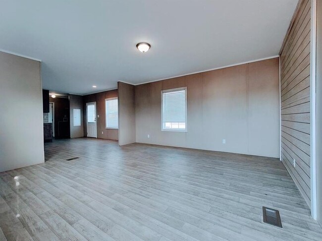 Building Photo - 205 W Tower Ln