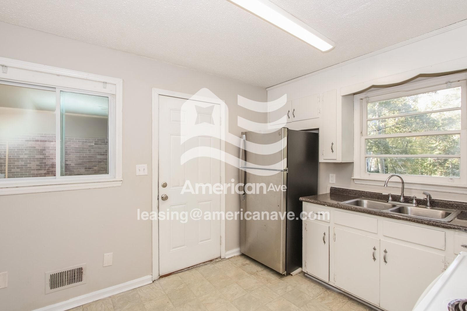 Building Photo - 321 Briercliff Dr