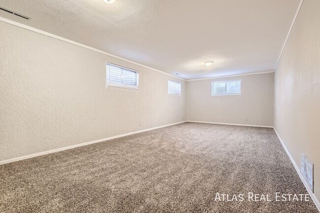 Building Photo - 2994 Whileaway Cir E