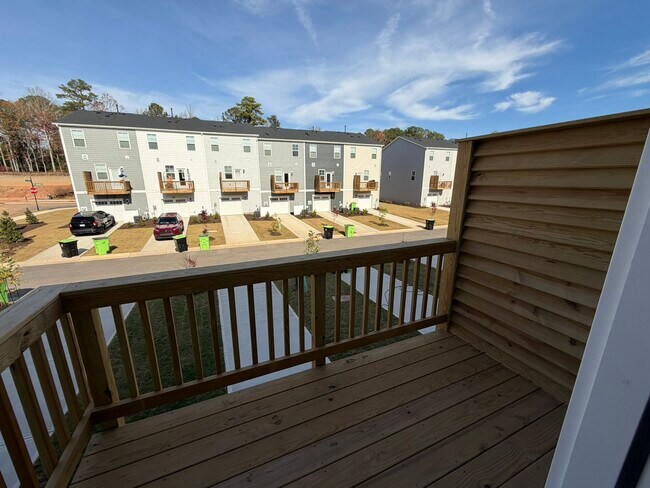 Building Photo - Carolina Springs 2