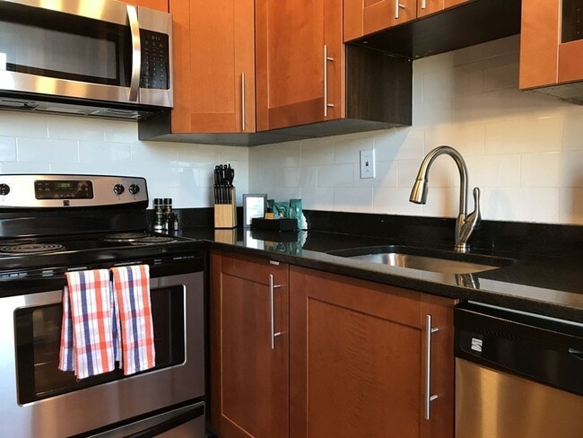 Building Photo - Modern Kenmore Brownstone