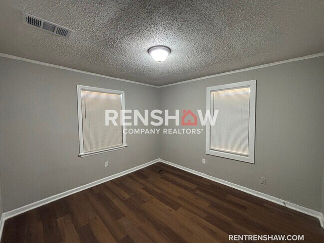 Building Photo - 1242 Airways Blvd