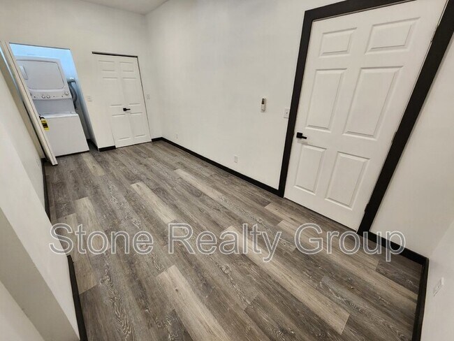 Building Photo - 2170 N 13th St