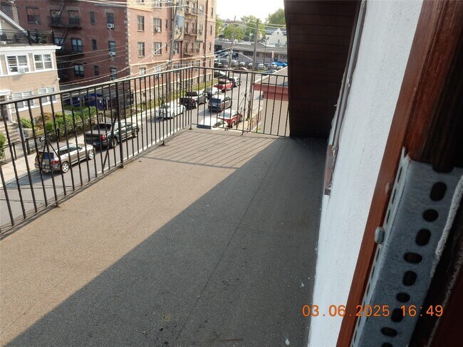 Building Photo - 11 Beekman Ave