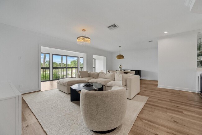 Building Photo - 11223 Pond View Dr