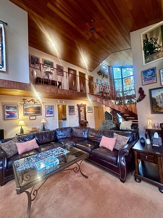 Building Photo - 124 Ponderosa Dr