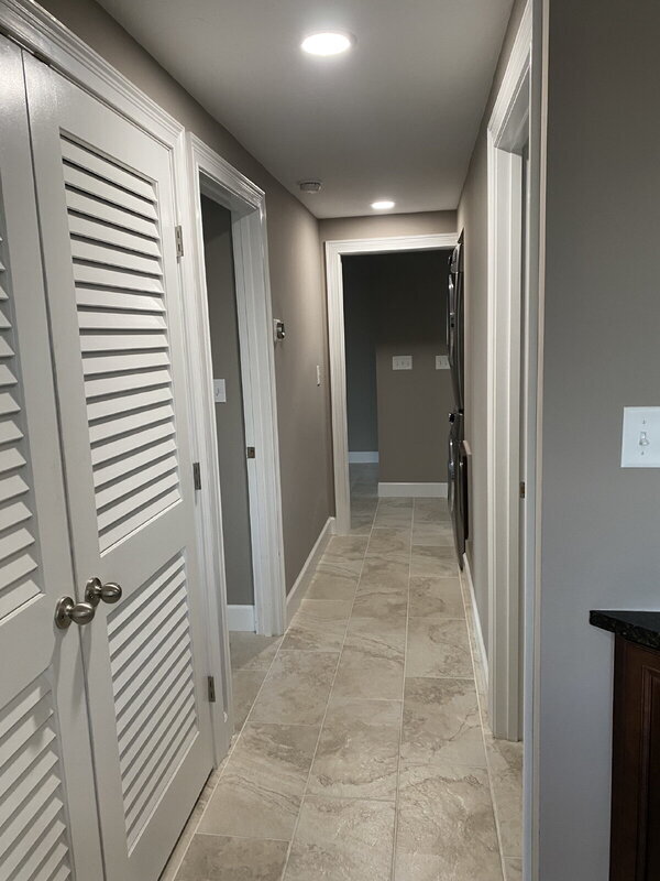 Building Photo - 404 S Beach St