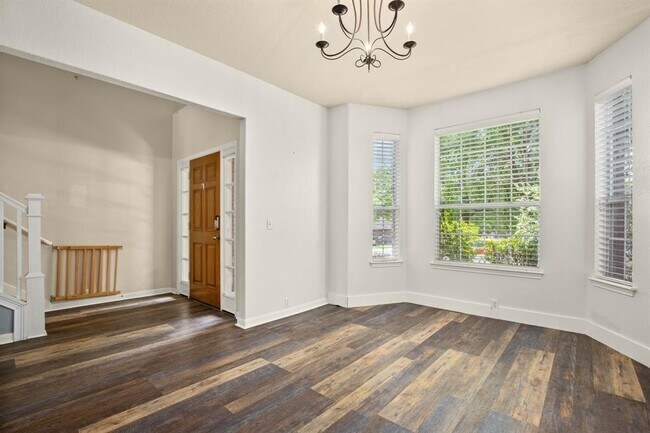 Building Photo - 717 Adler Falls Ln