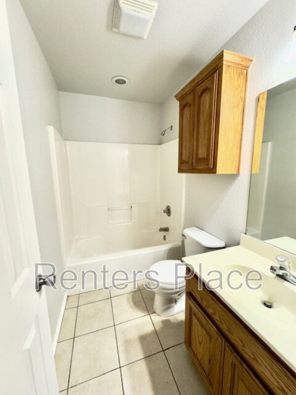 Building Photo - 3605 W Beech