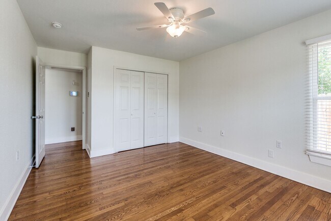 Building Photo - Charming 2-Bedroom Home with Updated Kitch...
