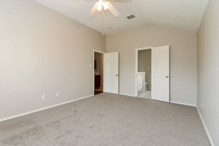 Building Photo - 816 Beaver Creek Dr
