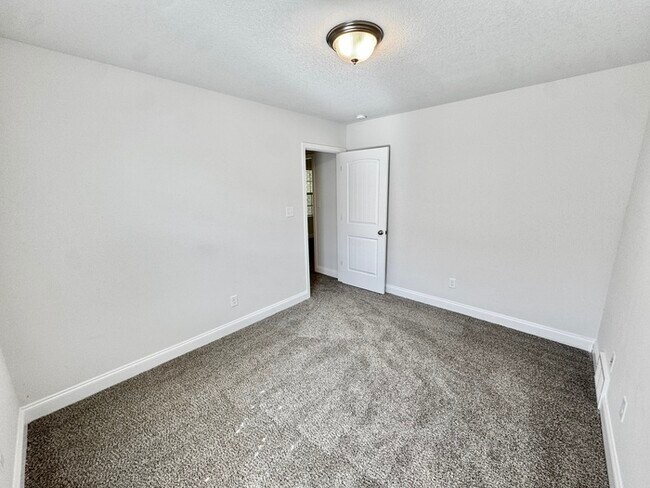 Building Photo - 8437 Grayce Dr