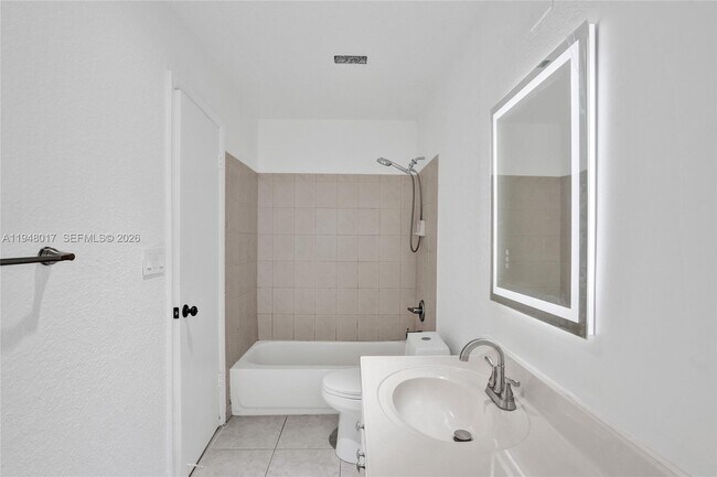 Building Photo - 16653 Golfview Dr