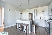 Building Photo - 300 E Broad St