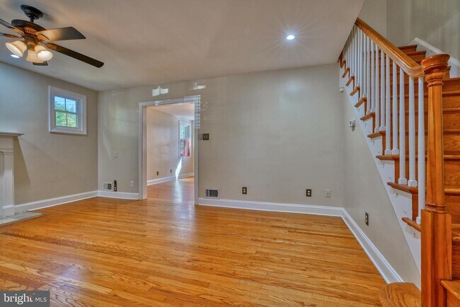 Building Photo - 6473 Blenheim Rd