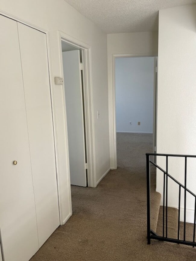 Building Photo - Beautiful 4 Bedroom, 3 Bathroom House Available Now!